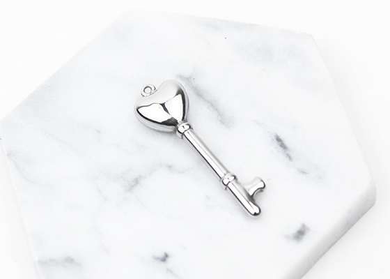 China Stainless Steel Eternal Heart Key Pendant Necklace Skeleton High Polishing supplier