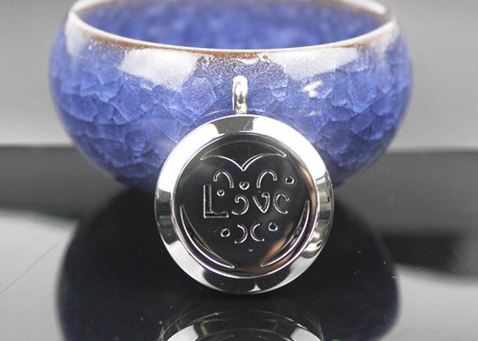 25MM Openwork Heart Essential Oil Jewelry Stainless Steel Aromatherapy Locket Pendant